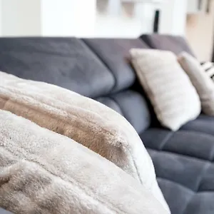 White Lofty Und White Appartement